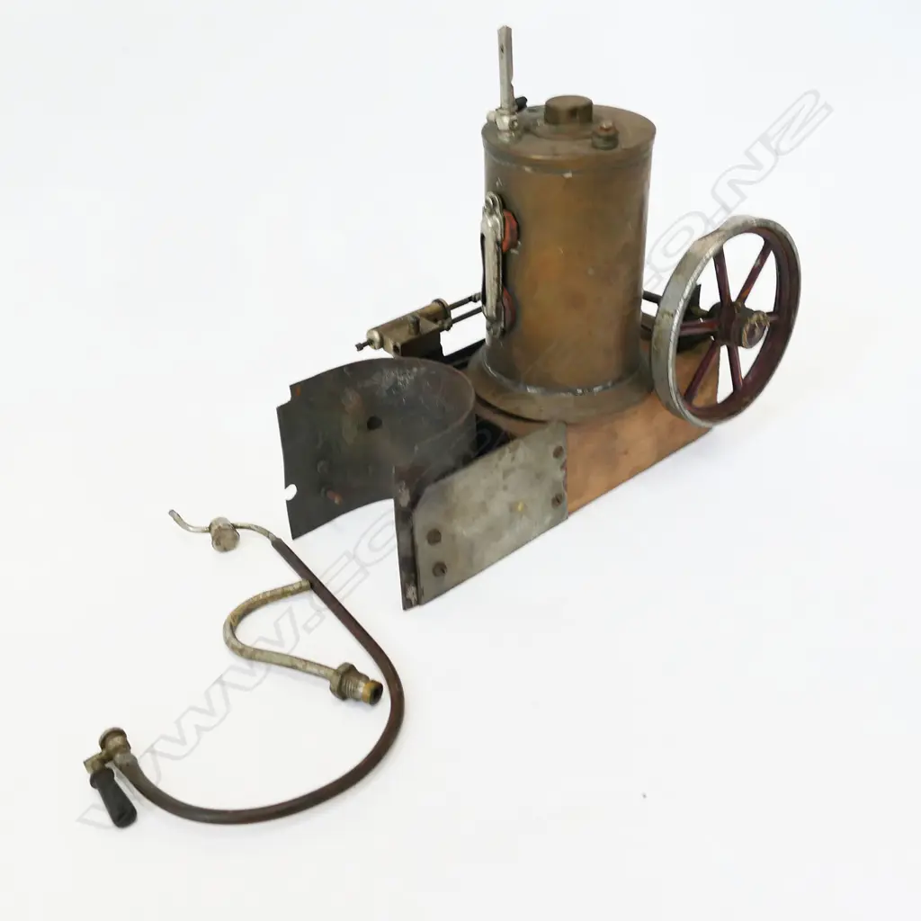 WOOD & BRASS STATIONERY ENGINE ROYAL & COACH. L205MM Image 1++